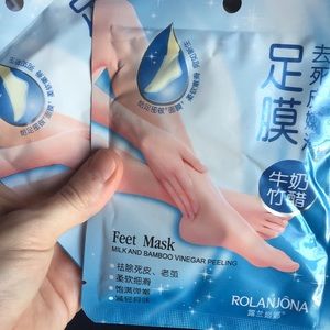 Two pack bamboo foot peel mask